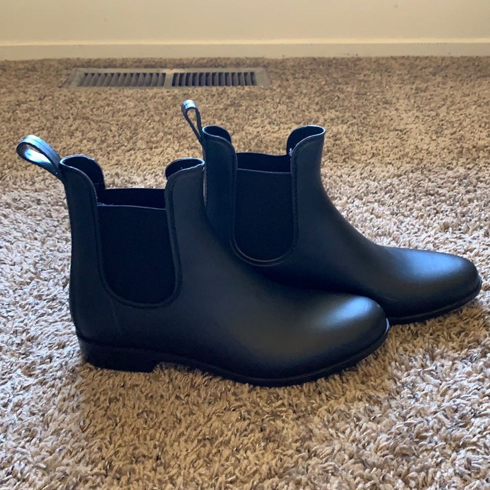 Short length rain proof boots